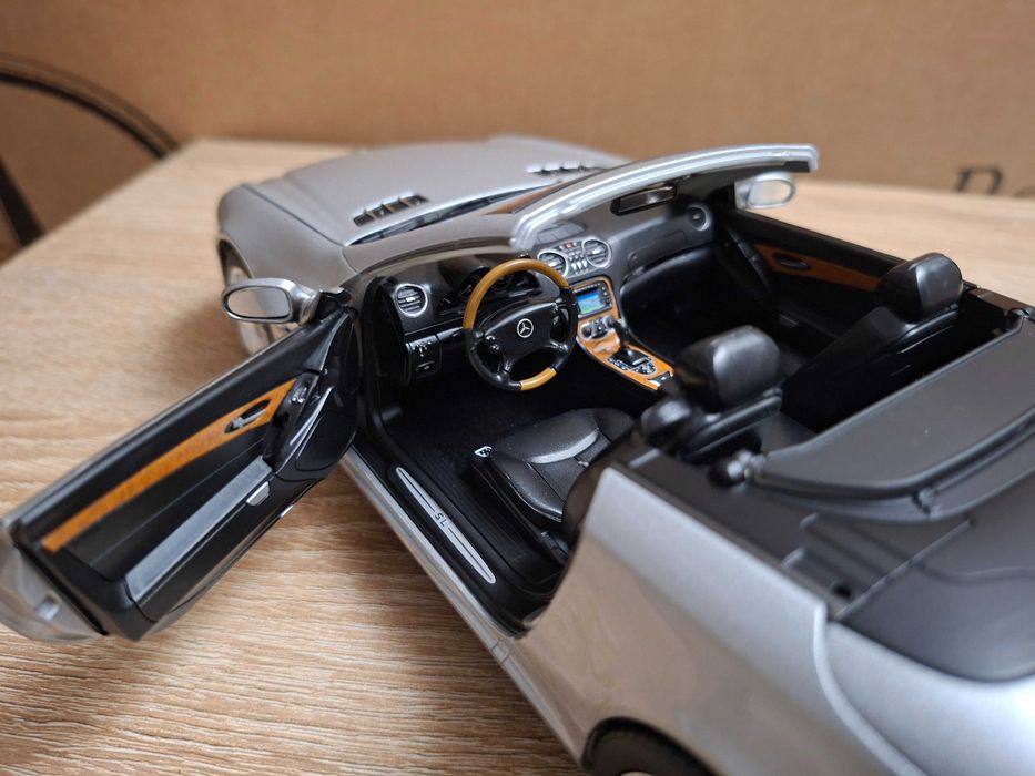 Macheta Mercedes-Benz, SL 500 R 230 (2001-2006), Argintie, 1:18
