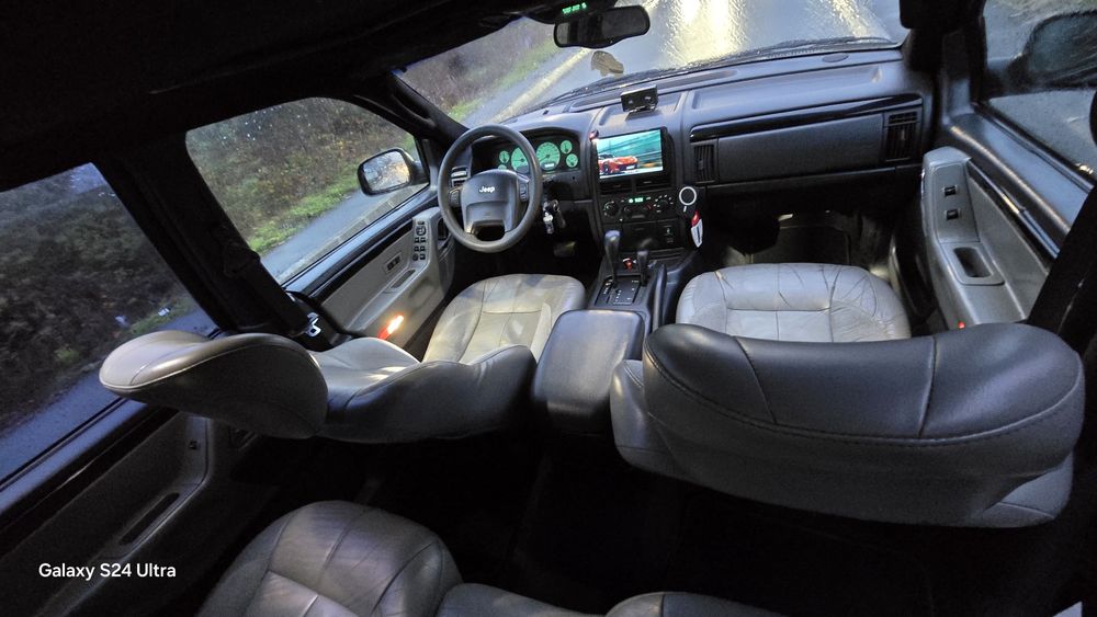 Grand cherokee autoutilitara 4locuri  2.7