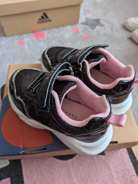 Детски маратонки за момиче