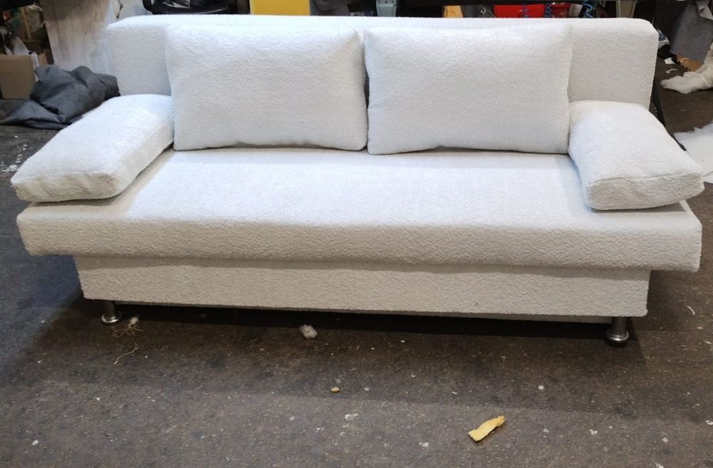 Canapea extensibila pluș