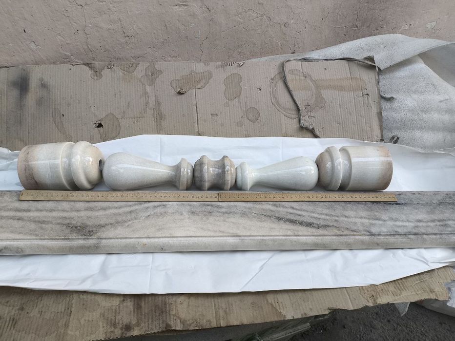 Мраморные балясины и перила