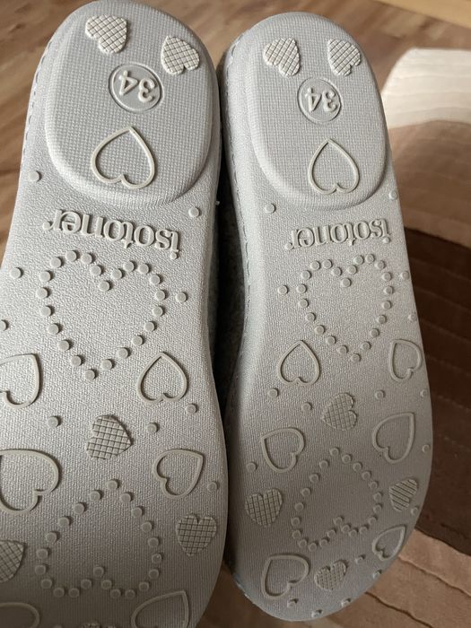 Пантофи за момиче