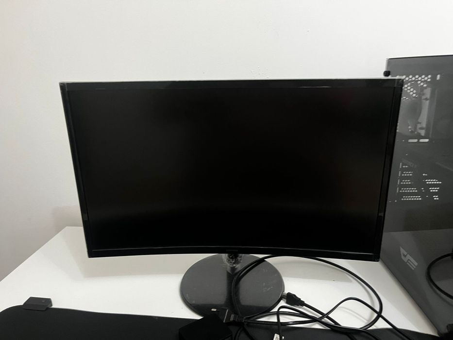 Продаю подчти новый компьютер