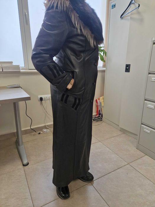 Манто от естесвена кожа