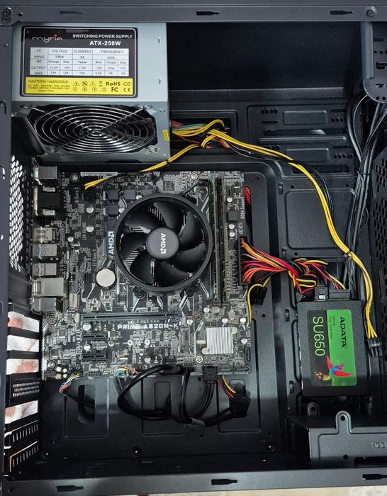 Kit PC Gaming AMD Ryzen 3,placa de baza + 8 GB DDR4, video 2 GB