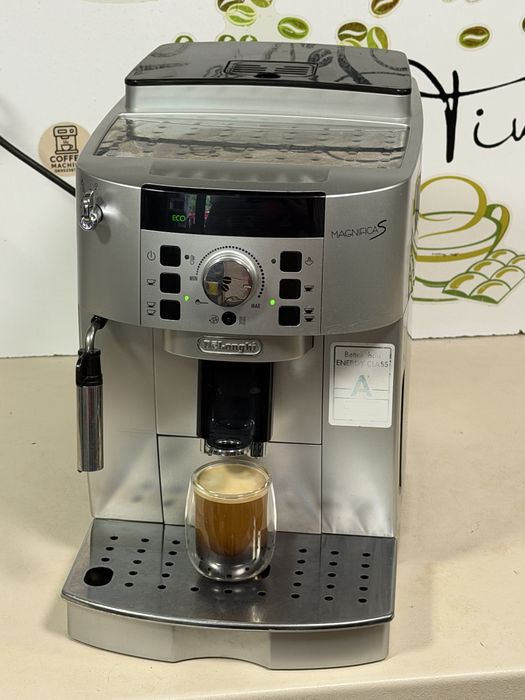 Кафемашина кафе автомат delonghi magnifica S с гаранция