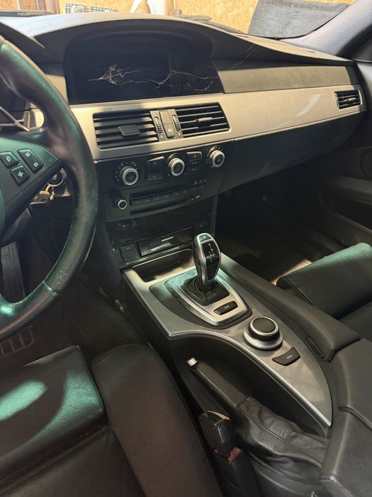 Dezmembrez / piese e60 530d LCI 231 235 cai // m pachet original / stopuri fl /cutie sport 2tb / jante spyder / volan padele / faruri bixenon adaptive