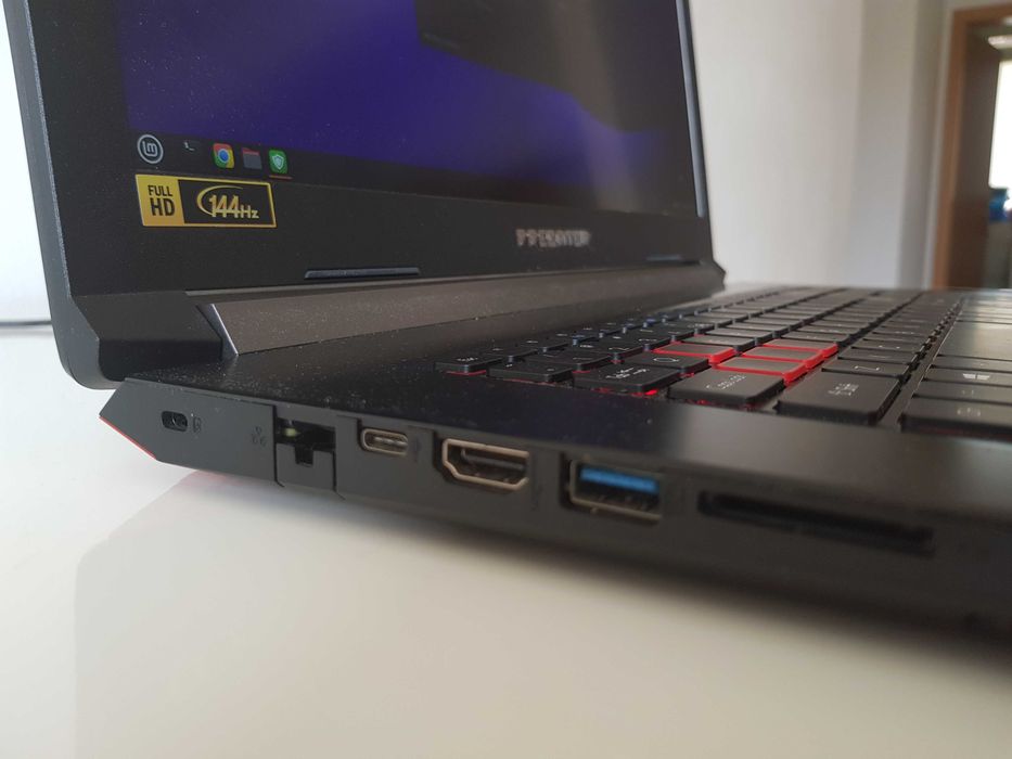Laptop Gaming/e-Sports ACER Predator Helios 17" 144hz i7/16GB DDR4 GPU GeForce GTX