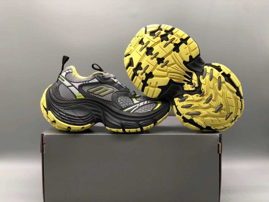 НАЛИЧНИ Balenciaga 10 XL 43 номер