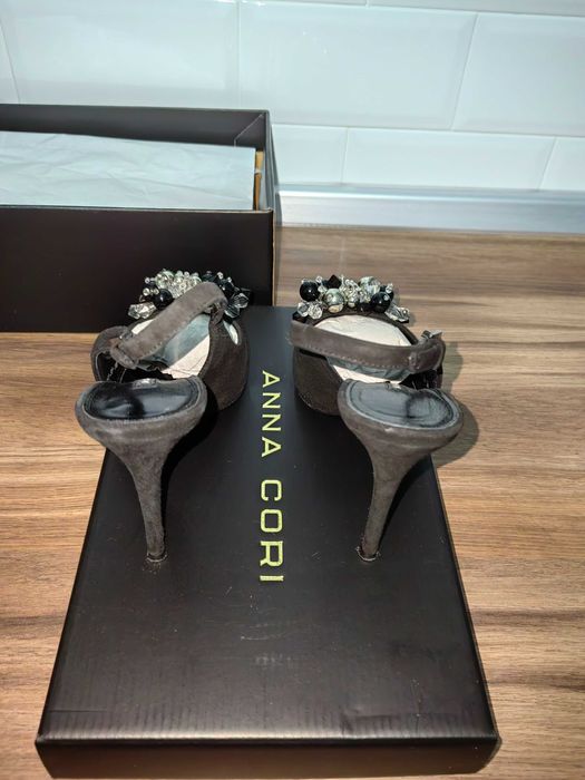 Vand pantofi Anna Cori