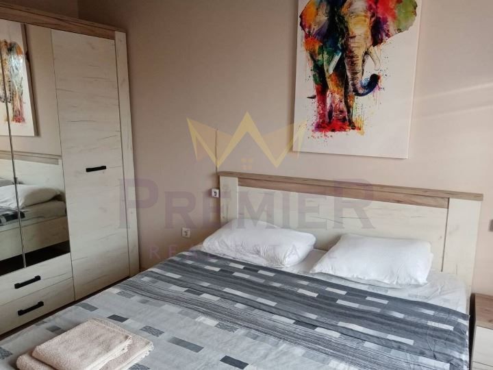 Дава се под наем Тристаен апартамент в Варна, Център - 70 кв.м за 850 € - Снимка #5