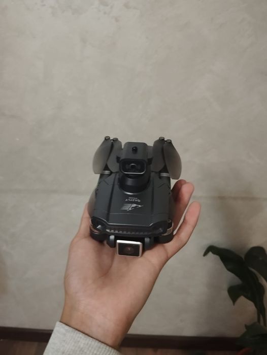 Дрон с камерами супер новый..