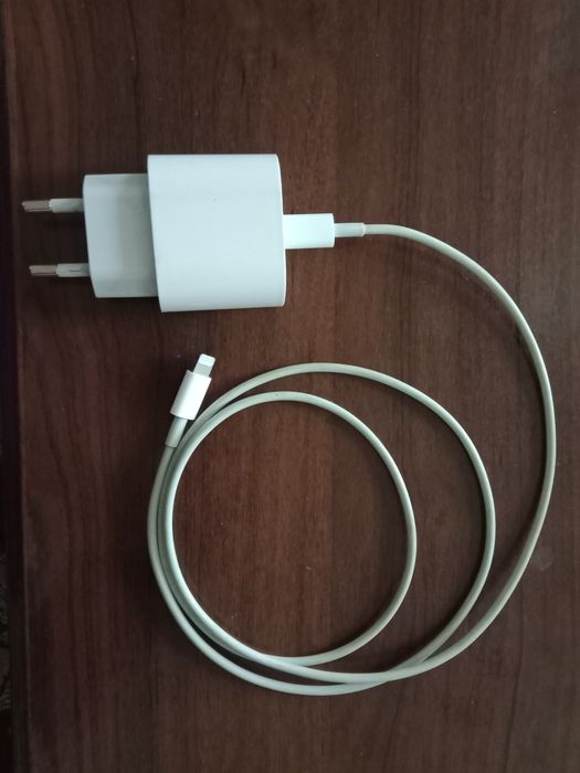Продам зарядку для айфона