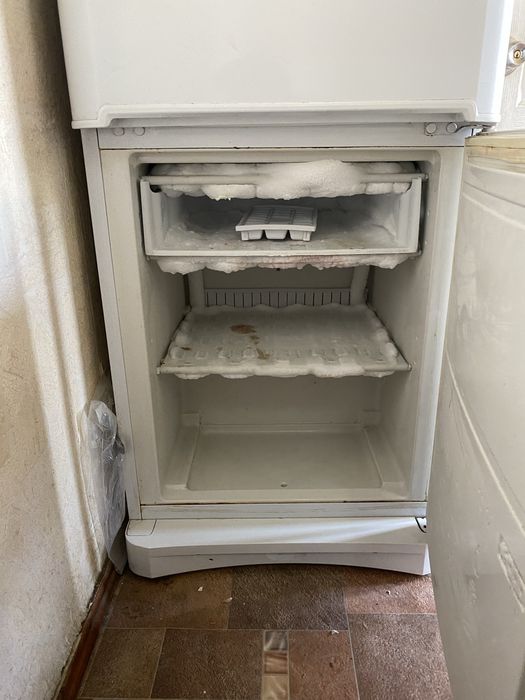 Холадильник сотилади срочно