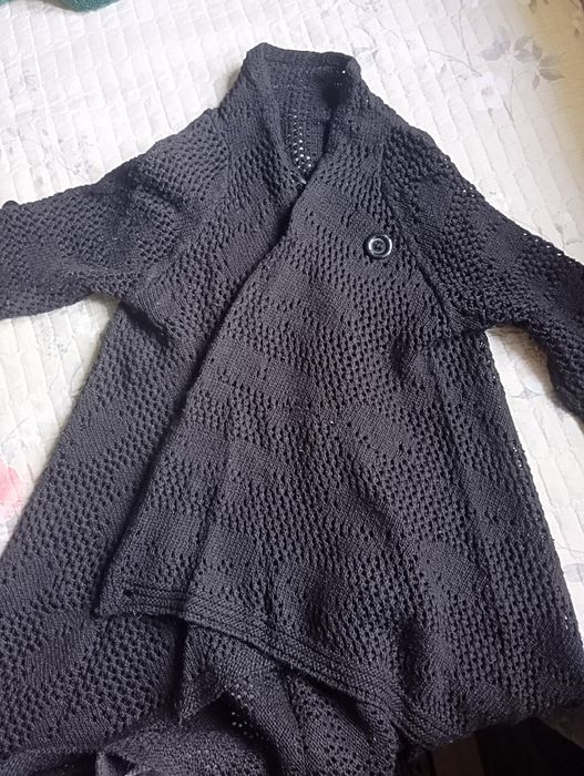 Koʻylaklar sotiladi kiyilgan