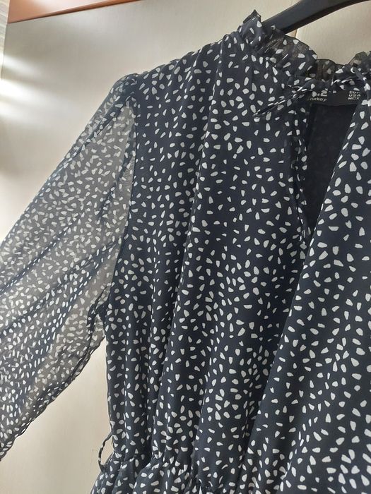 Черна дамска рокля