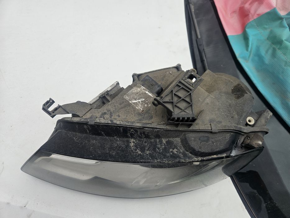 Ляв фар за Audi a4 b8