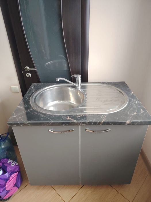 Продам кухонную тумбу мойку