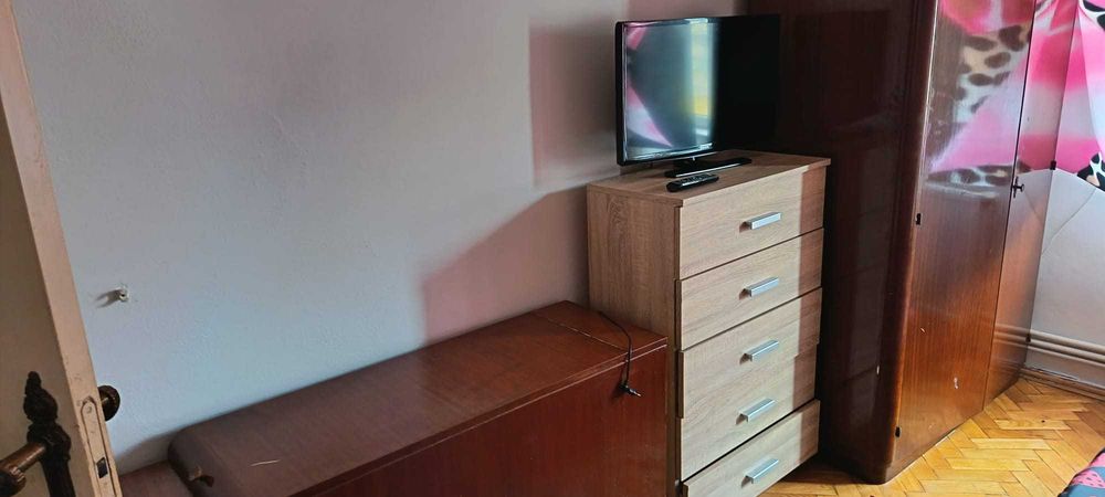 Decomandat 2 camere la Piata Deva