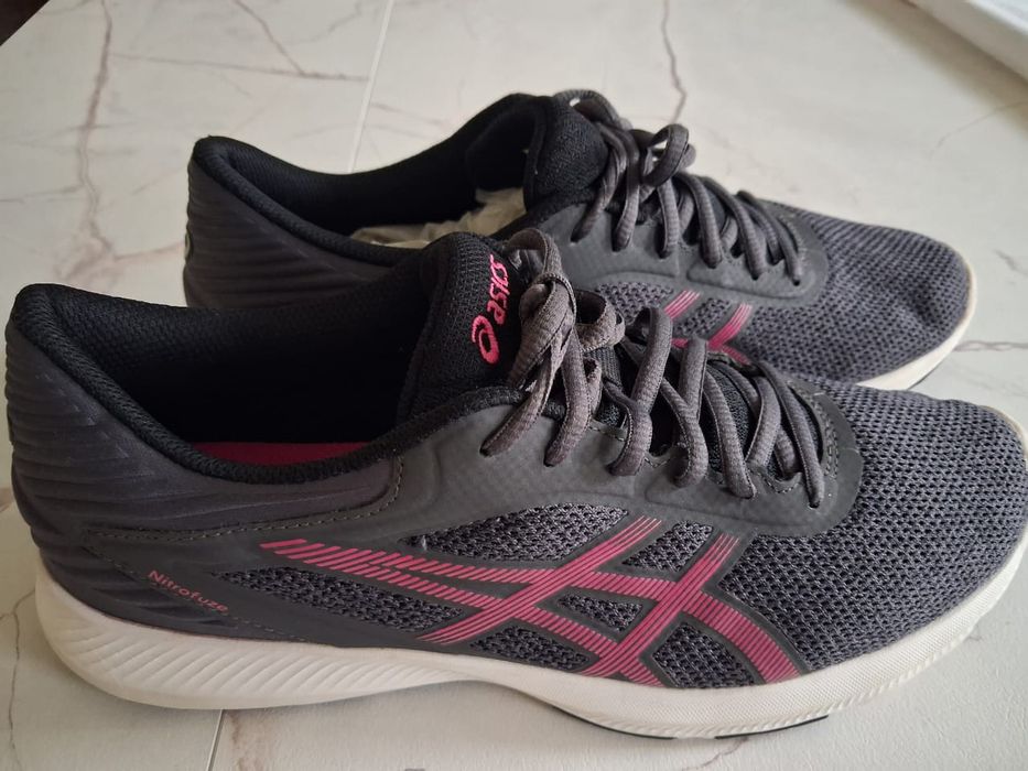 Кроссовка 20000...