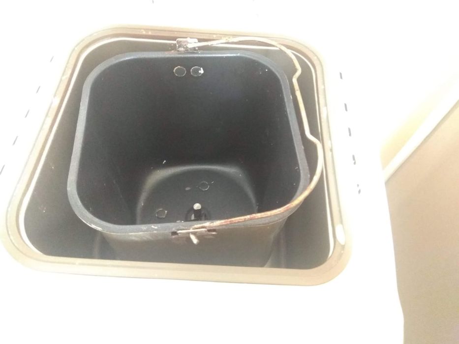 Продаю хлебопечку.