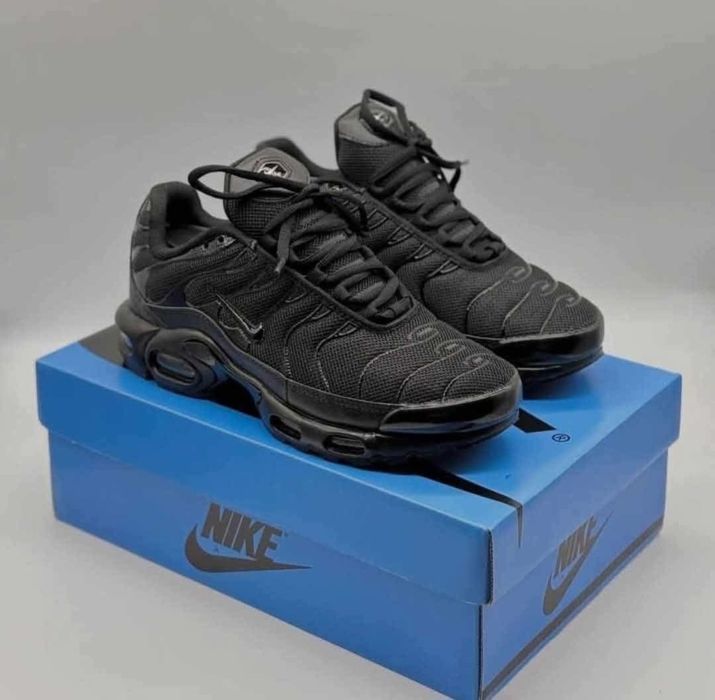 Нови обувки Nike air max Tn