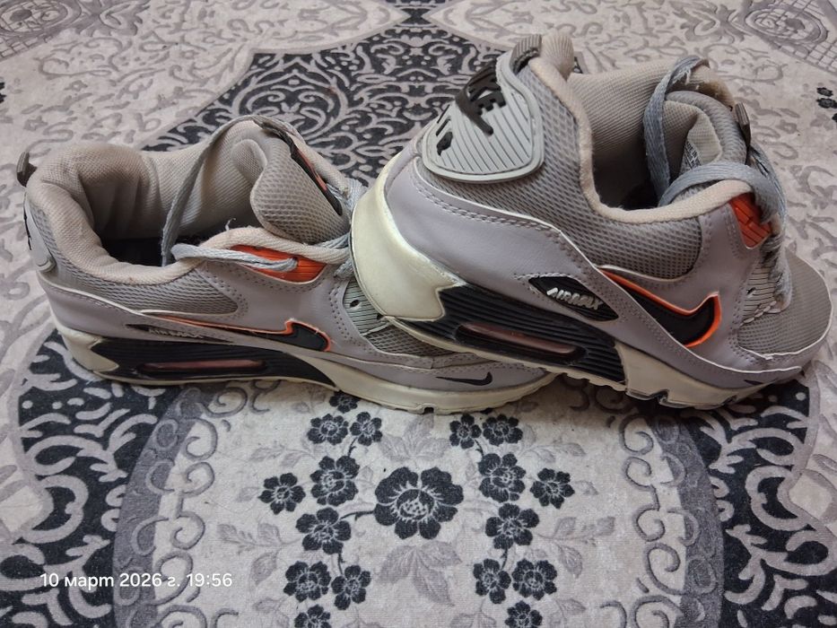 Маратонки Nike Air номер 38 (24 см.)