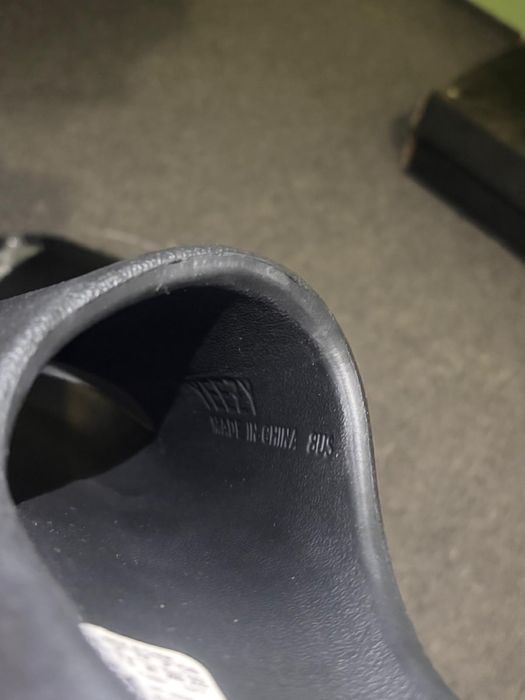 Papuci Yeezy slide Noi