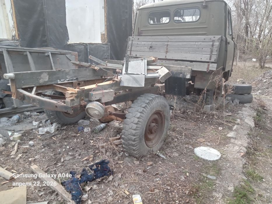 Продам  уаз по запчасти