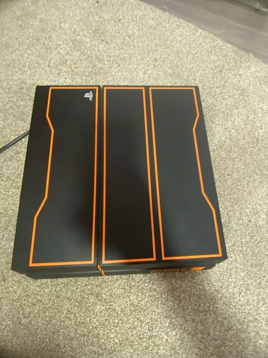 Vând PlayStation 1 TB