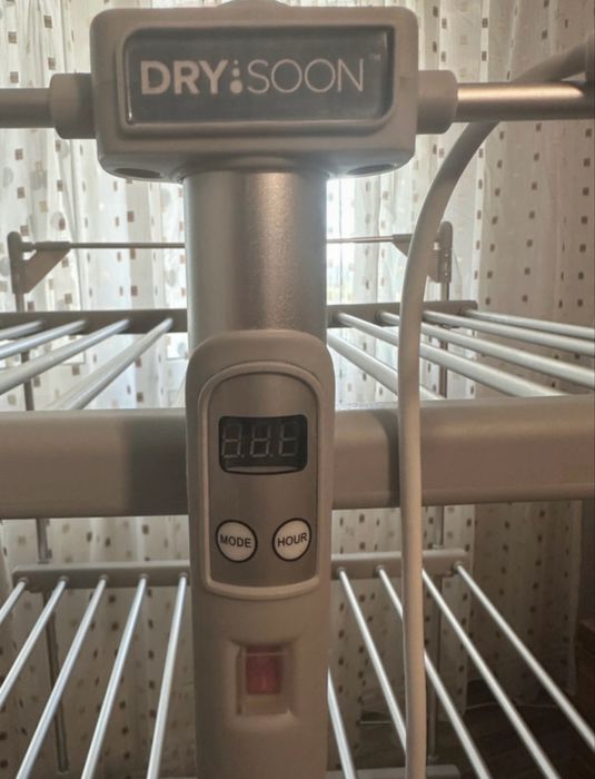 Ucator de haine electric pliabil