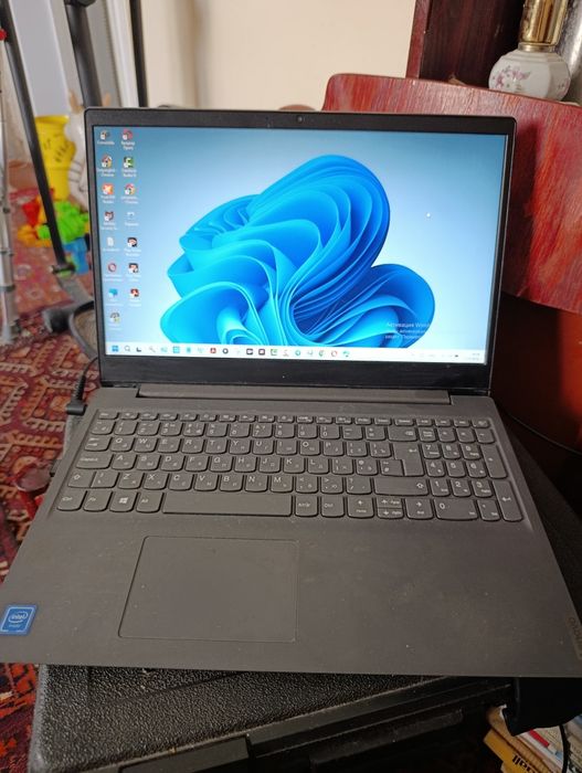 Ноутбук Lenovo  Клавиатура Мышь биргаликда сотилади