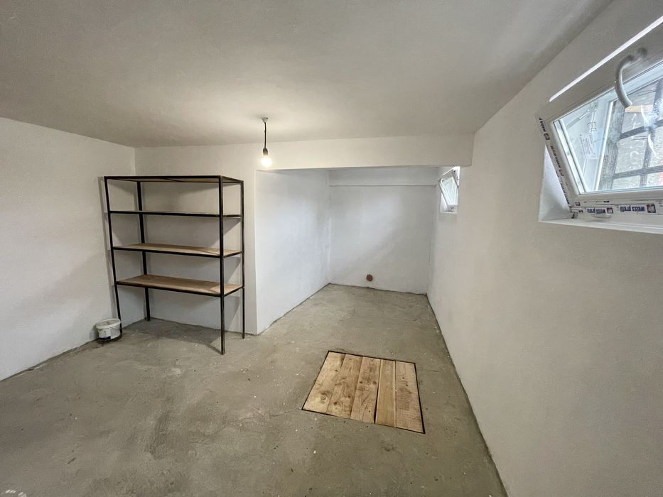 Дава се под наем Офис в Варна, Бизнес хотел - 17 кв.м за 198.9 € - Снимка #1