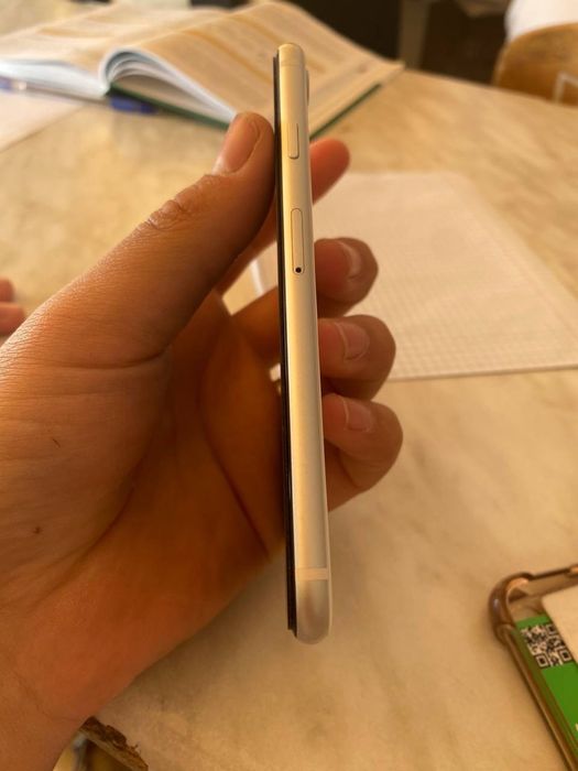 Продам Se 2020