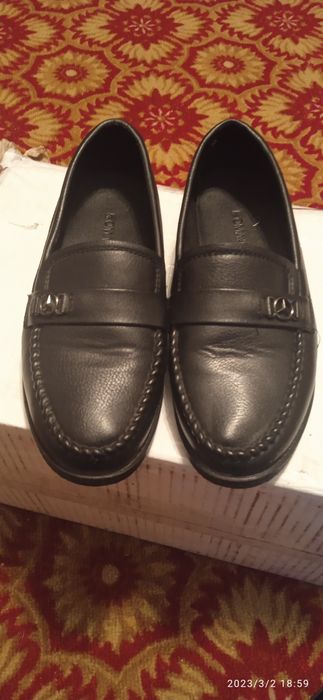 Продам детскую обувь.