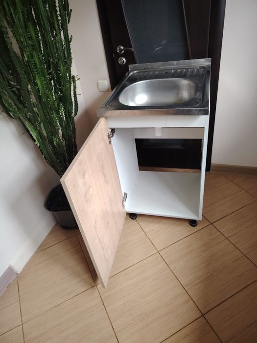Продам кухонную тумбу мойку