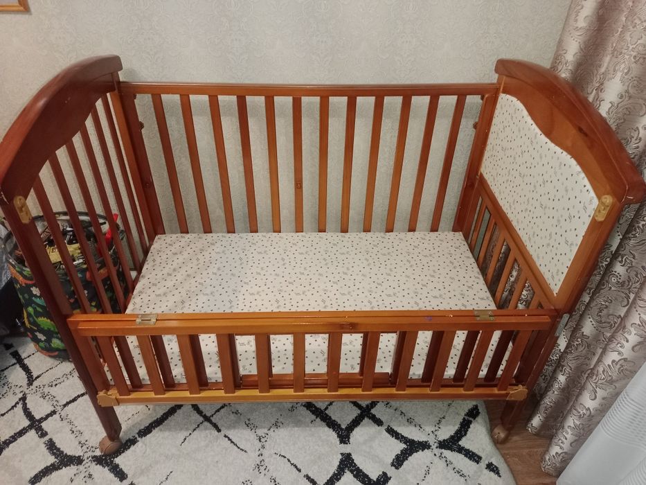 Продав Диван, Кровать