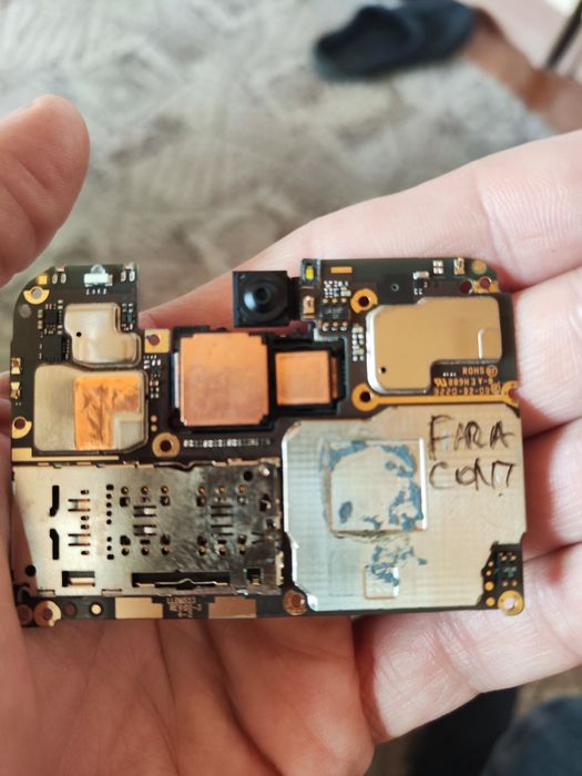 Placa de baza redmi note 9 pro 6gb cu 128 intern funcționala.