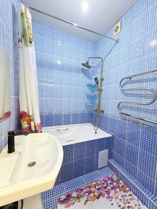 Чиланзар-7 кв 2/4/4.46м2 Срочно продам квартиру срочно