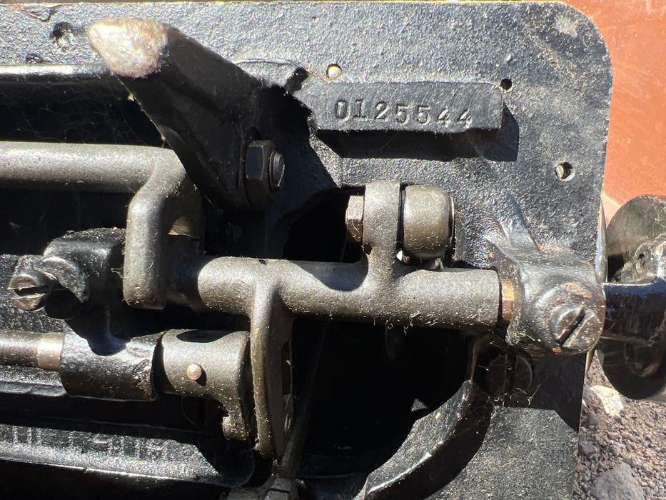 Продаётся швейная машинка ПМЗ (СССР, ручная)