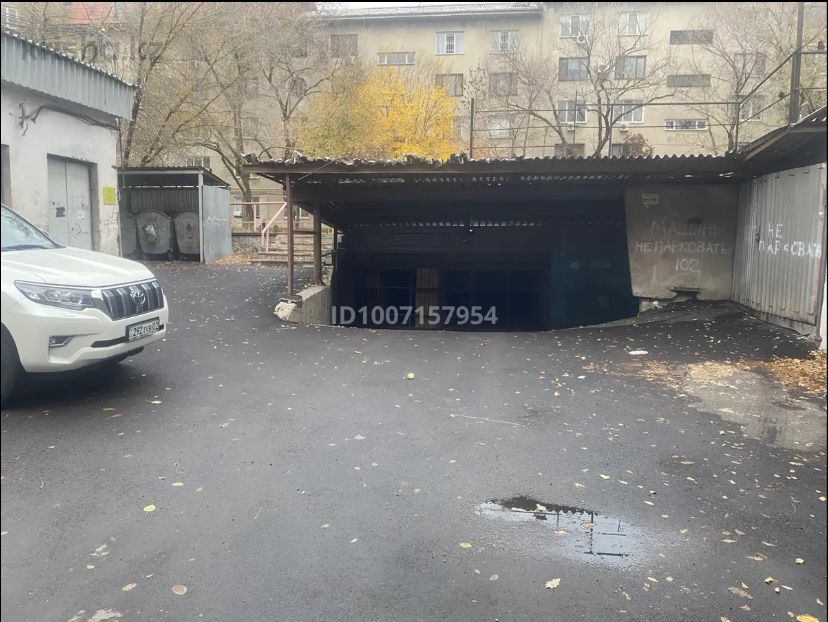 Аренда гаража в центре Алматы ( Золотой квадрат )