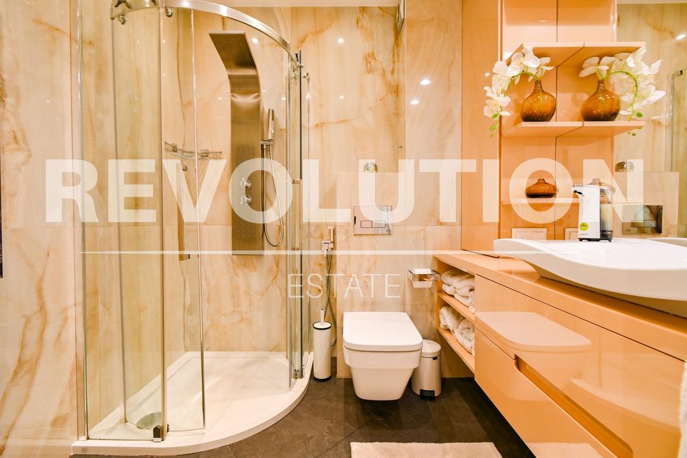 Дава се под наем Тристаен апартамент в София, Център - 119 кв.м за 1200 € - Снимка #11