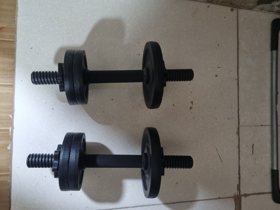 Продам гантель 9кг