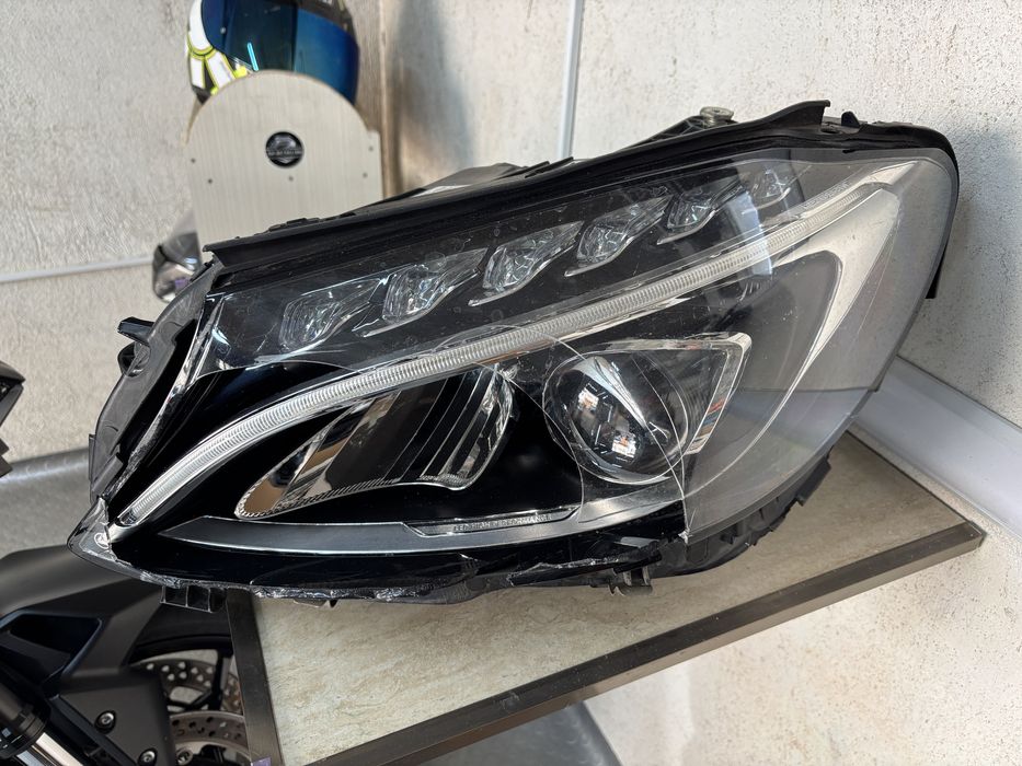 Фар за Мерцедес Ц класа W205 Ляв оборудван/ Mercedes C