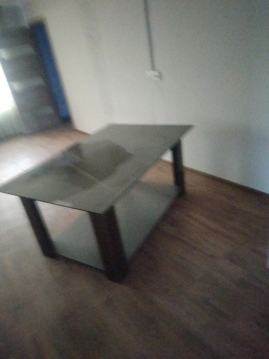 Столы стеклянные и деревянные