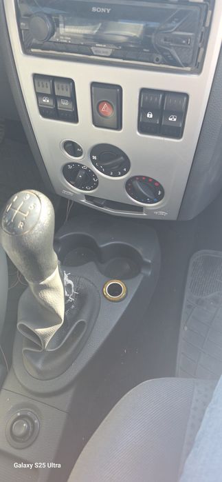 Vand Logan 1.6 benzina