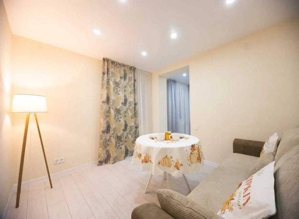 Тристаен имот в кв.Хиподрума