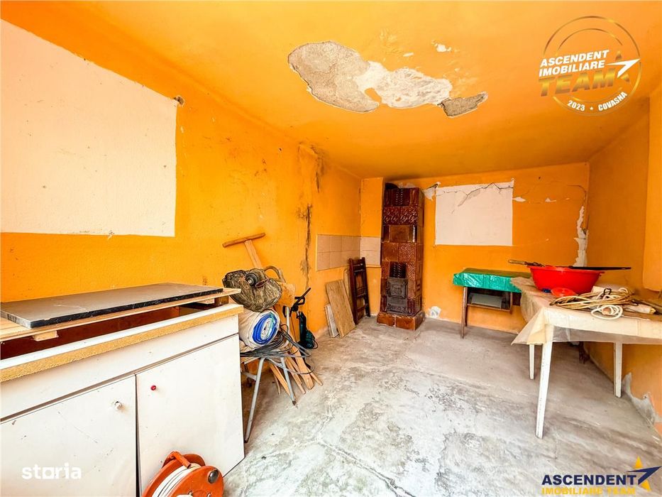 Casa din caramida cu 1.087 mp teren, pozitie centrala, utilitati la po