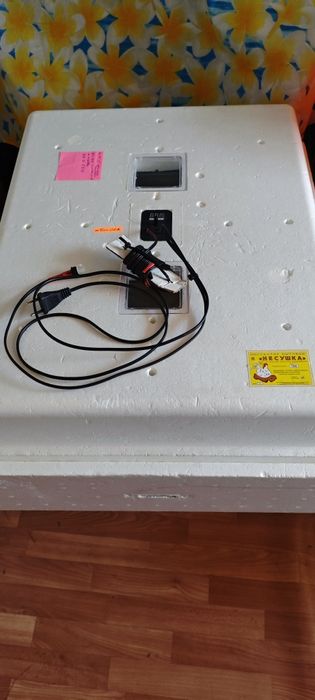 Инкубатор несушка