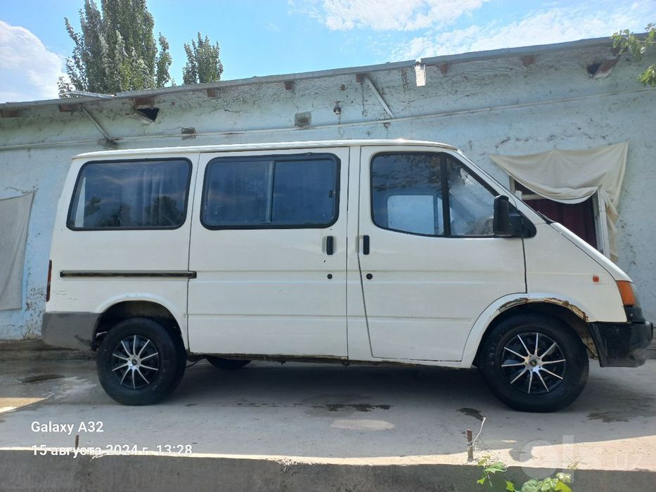 Fordtranzit moshin ishlab turipti